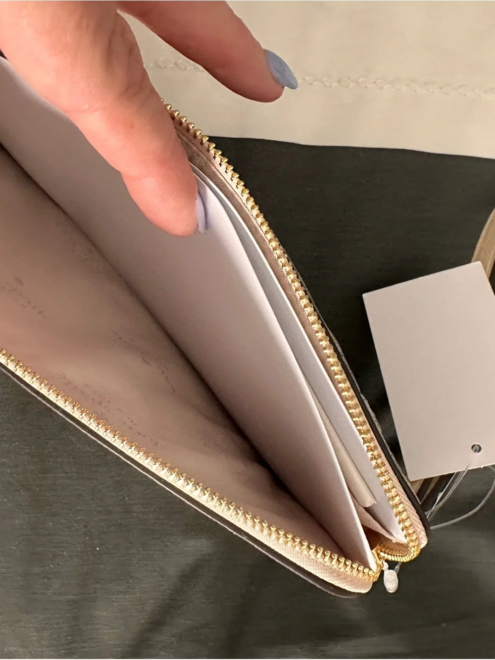 NWT kate spade beige floral appliqué wristlet clutch